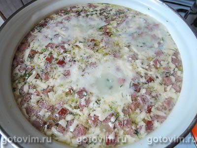 Сырный суп с колбасой Сырный суп с колбасой