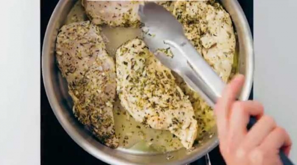 Куриная грудка на сковороде с овощами, простой и вкусный рецепт
Куриная грудка на сковороде с овощами, простой и вкусный рецепт