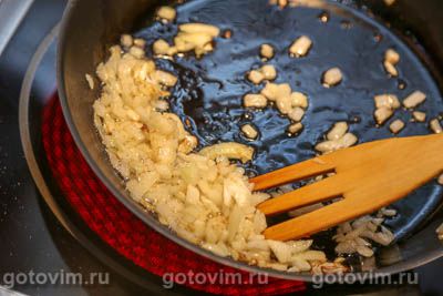 Круассаны из готового теста с курицей и сыром Круассаны из готового теста с курицей и сыром