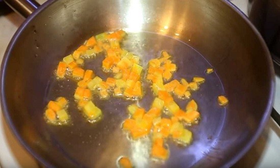 Как приготовить жареный рис с овощами и яйцом на сковороде вкусно по простым рецептам
Как приготовить жареный рис с овощами и яйцом на сковороде вкусно по простым рецептам