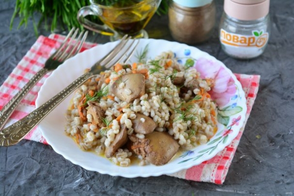 Перловка с куриной печенью Перловка с куриной печенью