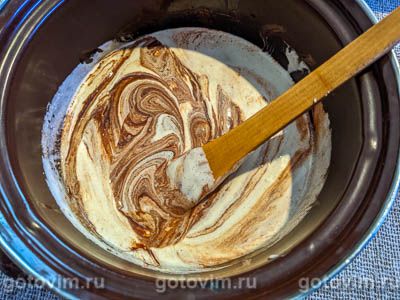 Шоколадный торт с шоколадно-кофейным кремом и ягодной прослойкой