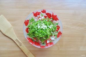 Салат с перепелиными яйцами и крабовыми палочками