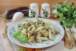 Паста с баклажанами и грибами