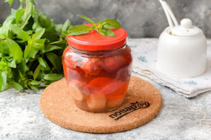 Компот из клубники с бананом на зиму Компот из клубники с бананом на зиму