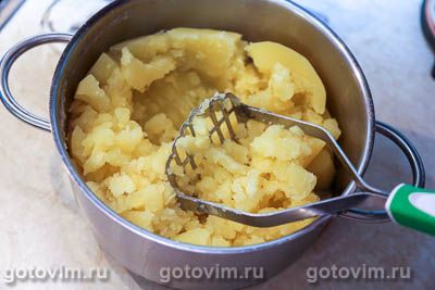 Картофельные котлеты из пюре с колбасой и сыром Картофельные котлеты из пюре с колбасой и сыром