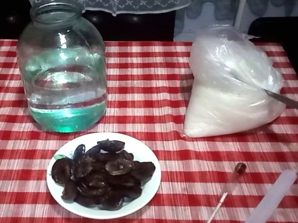Настойка из сливы на водке в домашних условиях простой рецепт
Настойка из сливы на водке в домашних условиях простой рецепт