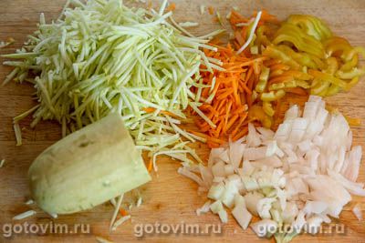 Куриный суп с кабачками и фасолью 