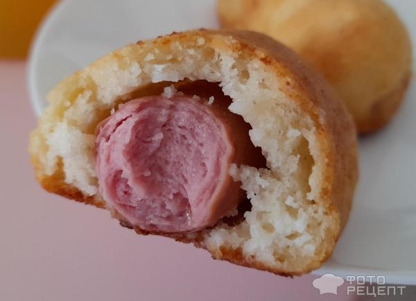Рецепт: Булочки с сосисками - На скорую руку, для школьного завтрака, из творожного теста. Рецепт: Булочки с сосисками - На скорую руку, для школьного завтрака, из творожного теста.