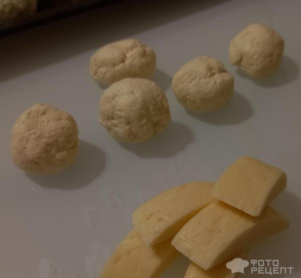 Рецепт: Булочки с сосисками - На скорую руку, для школьного завтрака, из творожного теста. Рецепт: Булочки с сосисками - На скорую руку, для школьного завтрака, из творожного теста.