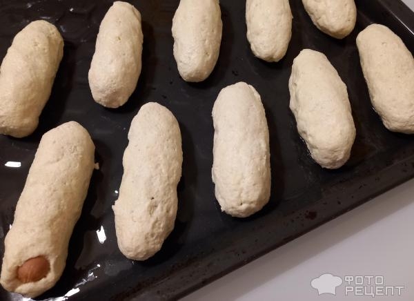 Рецепт: Булочки с сосисками - На скорую руку, для школьного завтрака, из творожного теста. Рецепт: Булочки с сосисками - На скорую руку, для школьного завтрака, из творожного теста.