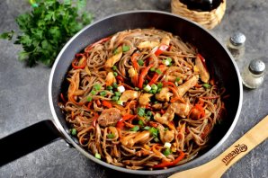 Лапша по-корейски с курицей