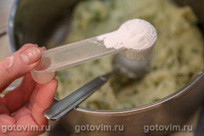Картофельные палочки с сыром моцарелла, беконом и зеленью Картофельные палочки с сыром моцарелла, беконом и зеленью