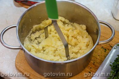 Картофельные палочки с сыром моцарелла, беконом и зеленью Картофельные палочки с сыром моцарелла, беконом и зеленью
