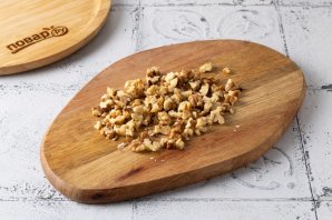 Салат с грибами и грецкими орехами
