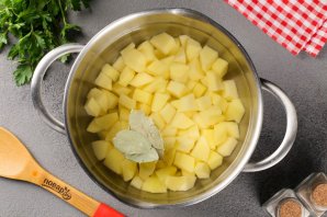 Рыбный суп из свежей горбуши с рисом