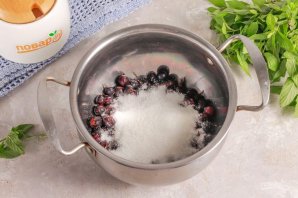 Компот из чёрной смородины с апельсином на зиму Компот из чёрной смородины с апельсином на зиму