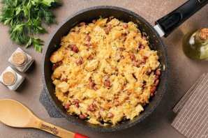 Тушёная капуста с фасолью и курицей
