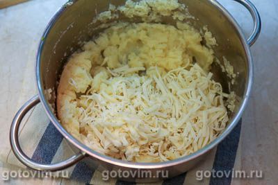 Картофельные палочки с сыром моцарелла, беконом и зеленью Картофельные палочки с сыром моцарелла, беконом и зеленью