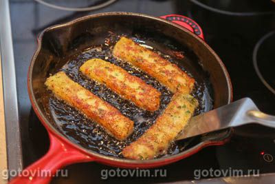 Картофельные палочки с сыром моцарелла, беконом и зеленью Картофельные палочки с сыром моцарелла, беконом и зеленью