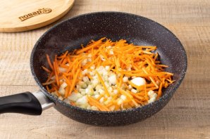 Гречка с овощами и чесноком
