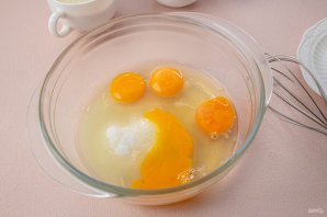 Манник с вишней на сметане