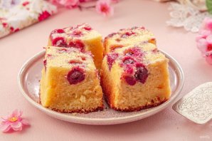 Манник с вишней на сметане