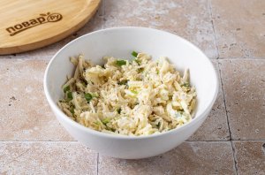 Помидоры, фаршированные сыром и чесноком
