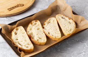 Брускетта с грибами и грушей
