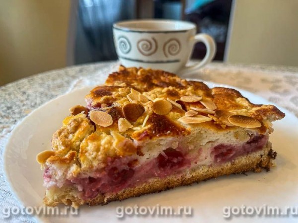 Королевская ватрушка с творогом и вишней Королевская ватрушка с творогом и вишней