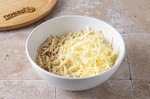 Помидоры, фаршированные сыром и чесноком