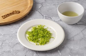 Яблочный лимонад с сиропом бузины и базиликом