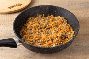 Гречка с овощами и чесноком