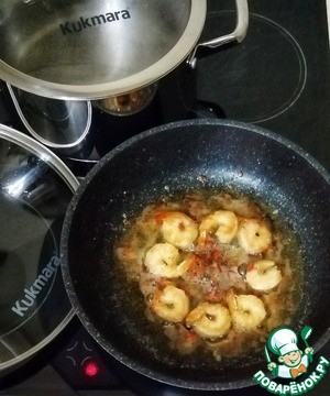 Фарфалле с морепродуктами в цитрусовом соусе Фарфалле с морепродуктами в цитрусовом соусе