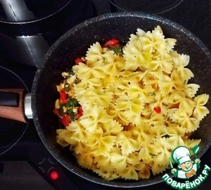 Фарфалле с морепродуктами в цитрусовом соусе Фарфалле с морепродуктами в цитрусовом соусе