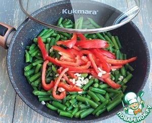 Форель, запечённая со стручковой фасолью