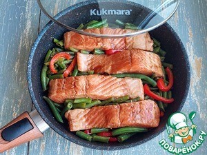 Форель, запечённая со стручковой фасолью
