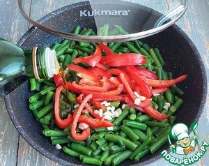 Форель, запечённая со стручковой фасолью