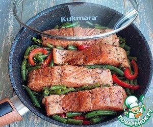 Форель, запечённая со стручковой фасолью