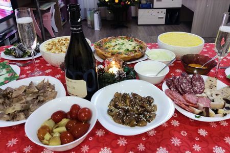 Отварной язык и 3 соуса к нему на любой вкус Отварной язык и 3 соуса к нему на любой вкус