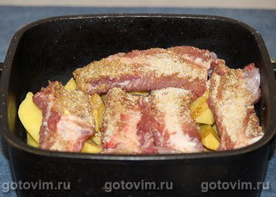 Свиные ребрышки с картошкой в казане, запеченные в духовке