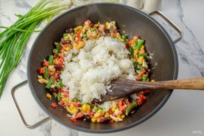 Жареный рис по-янчжоуски Жареный рис по-янчжоуски