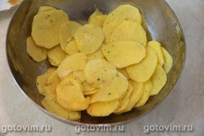 Скумбрия с картошкой в духовке (запеченная в рукаве) Скумбрия с картошкой в духовке (запеченная в рукаве)