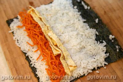 Корейские кимбап роллы с тунцом