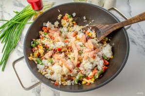 Жареный рис по-янчжоуски Жареный рис по-янчжоуски