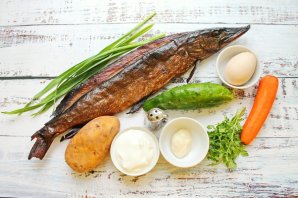 Салат из щуки горячего копчения