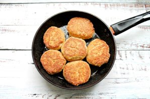 Котлеты из леща с салом Котлеты из леща с салом
