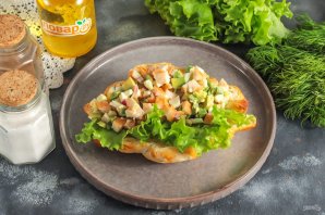 Круассаны с куриным салатом внутри Круассаны с куриным салатом внутри