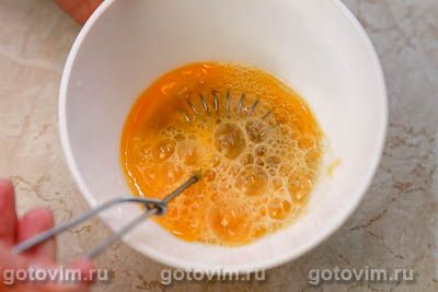 Тосты с яичницей болтуньей и спаржей