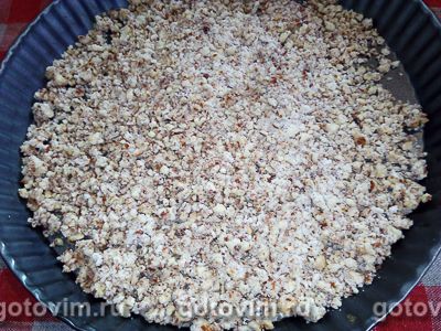 Десерт из клубники с желе, творогом и миндальной крошкой Десерт из клубники с желе, творогом и миндальной крошкой